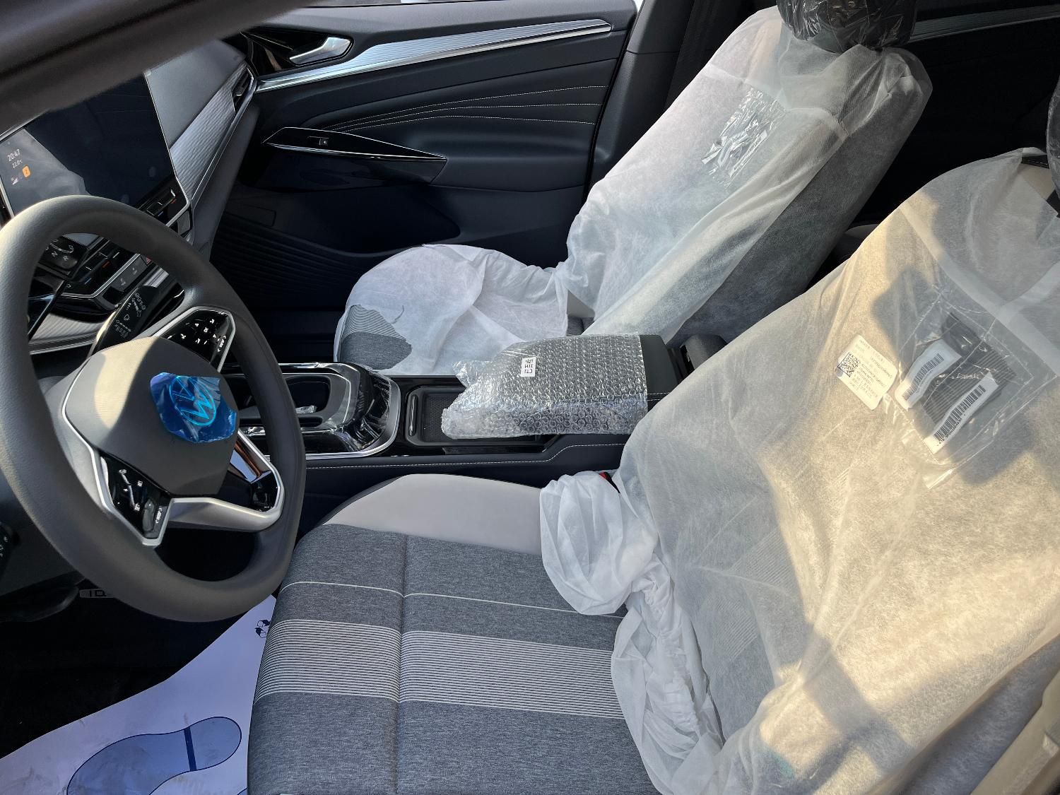 فولکس آی دی 4، مدل ۲۰۲۴|خودرو سواری و وانت|شیراز, ابیوردی|دیوار