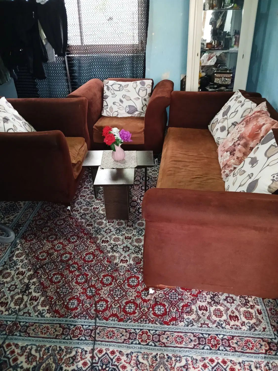 مبلمان و میز عسلی|مبلمان خانگی و میز عسلی|رشت, پستک|دیوار