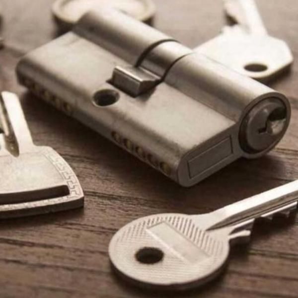 کلیدسازی بازکردن تخصصی درب خودرو و منزل ۲۴ساعته|خدمات پیشه و مهارت|همدان, |دیوار