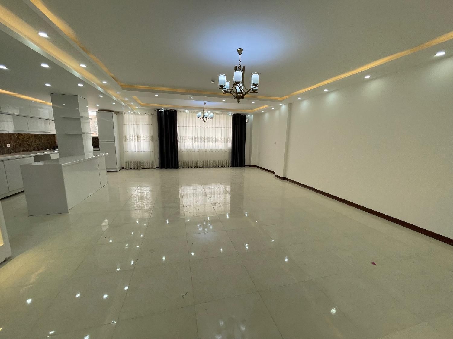 3خواب270متری(220متر+50مترتراس)کلیدنخورده شیک|فروش آپارتمان|صدرا-فارس, فاز ۱|دیوار