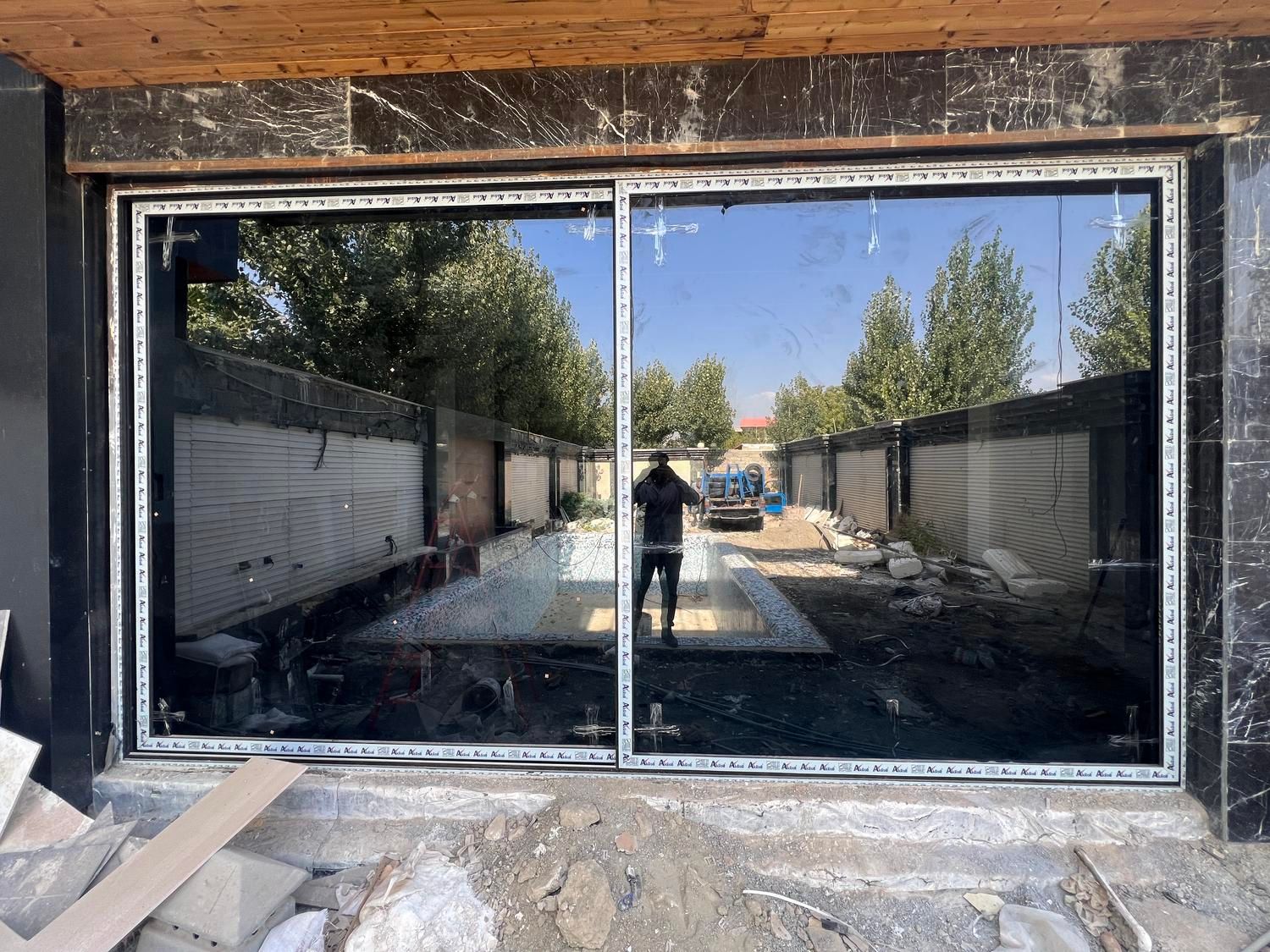 کارگاه تولید درب پنجره شیشه دوجداره آلومینیوم upvc|خدمات پیشه و مهارت|کرج, کمال‌شهر|دیوار
