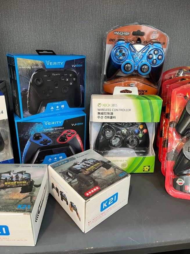 دسته بازی کامپیوتر با طراحی‌های منحصر به فرد|کنسول، بازی ویدئویی و آنلاین|یزد, |دیوار