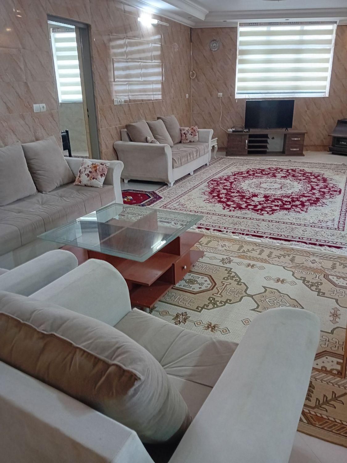 اجاره روزانه ویلای ساحلی دربستی نزدیک دریا|اجارهٔ کوتاهمدت آپارتمان و سوئیت|اسالم, |دیوار