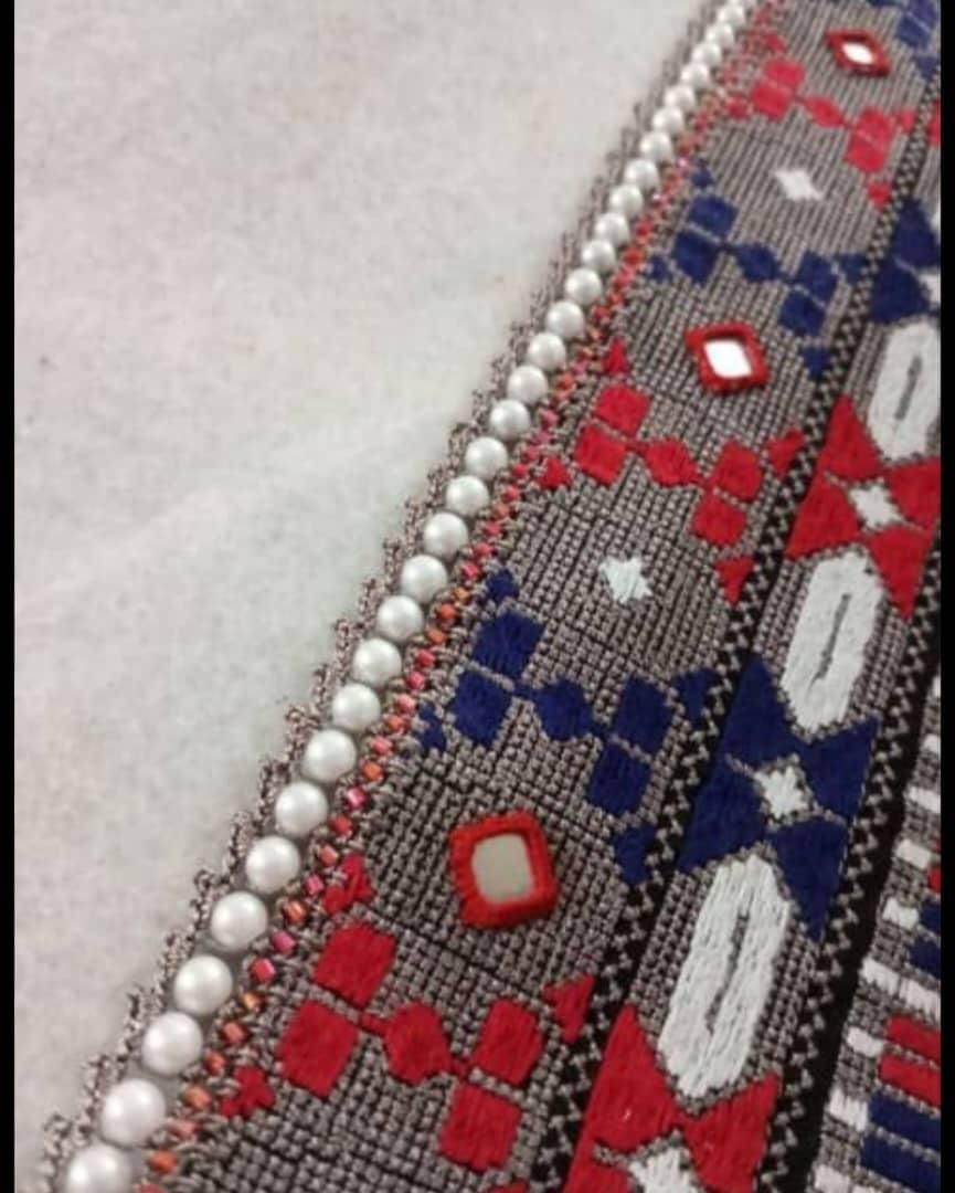 کریشی وسرتوپ|لباس|زهک, |دیوار