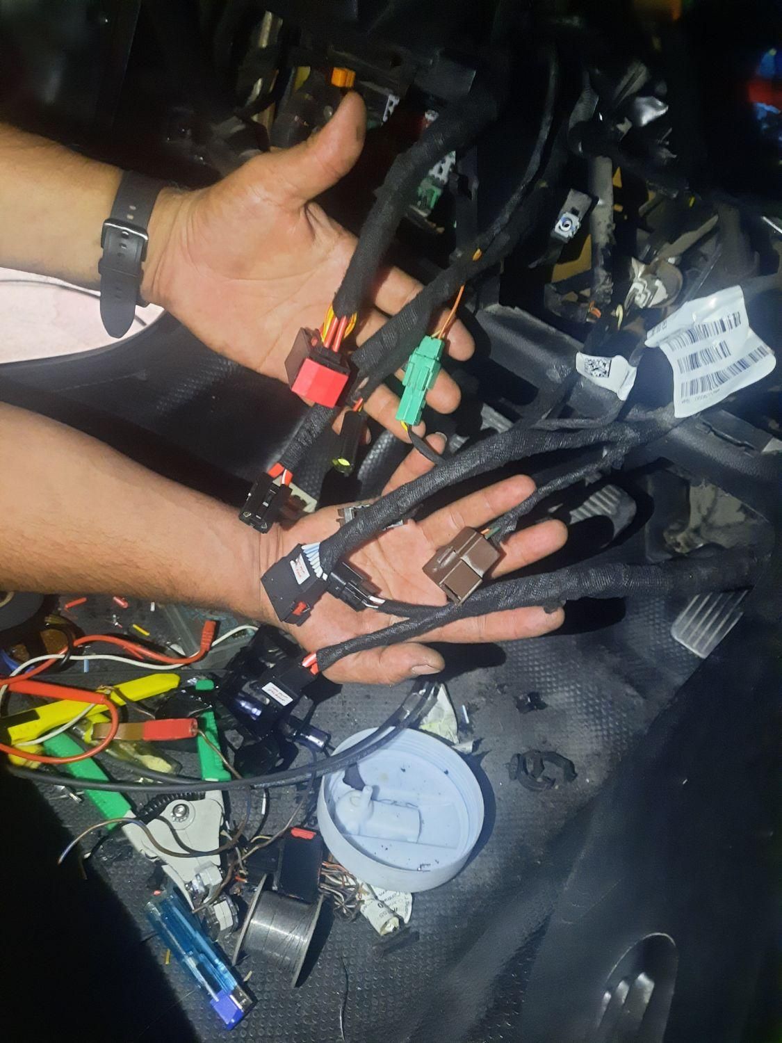 برقکار خودرو ایرانی ، چینی ، کامیون و سواری|خدمات موتور و ماشین|شیراز, ترمینال باربری|دیوار