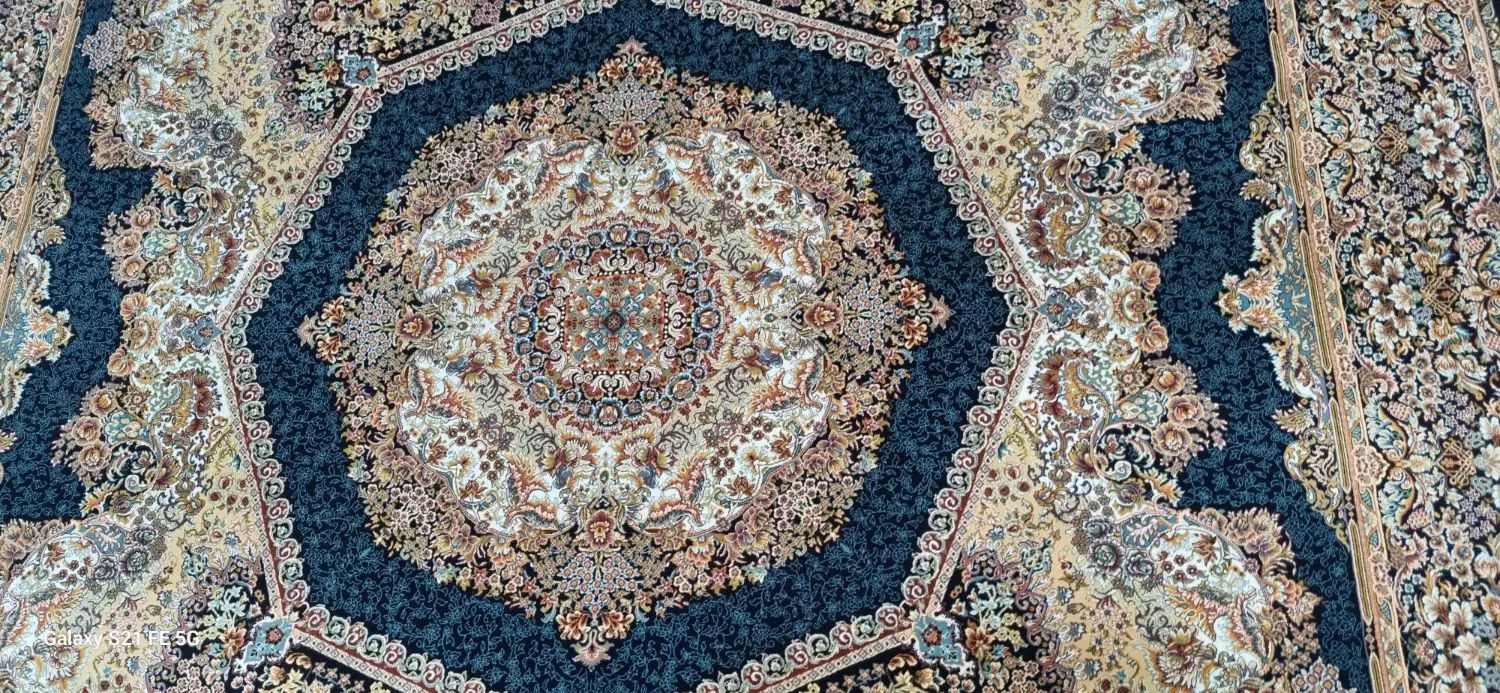 فرش 9متری کارکرده اما زیبا و بی نقص|فرش|رشت, صفاری|دیوار