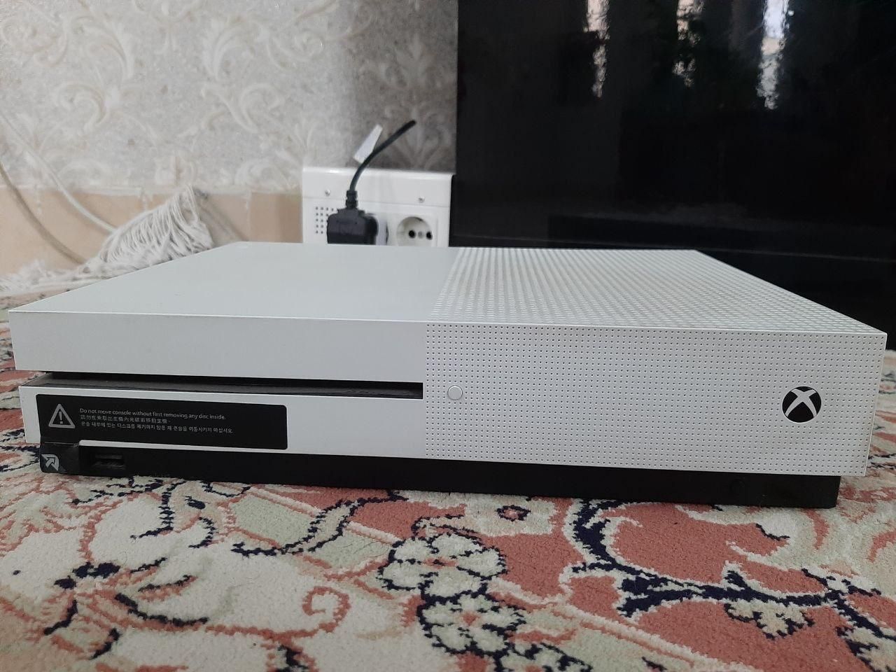 Xbox one s ایکس باکس وان اس کم کارکرد|کنسول، بازی ویدئویی و آنلاین|کرج, اصفهانی‌ها|دیوار