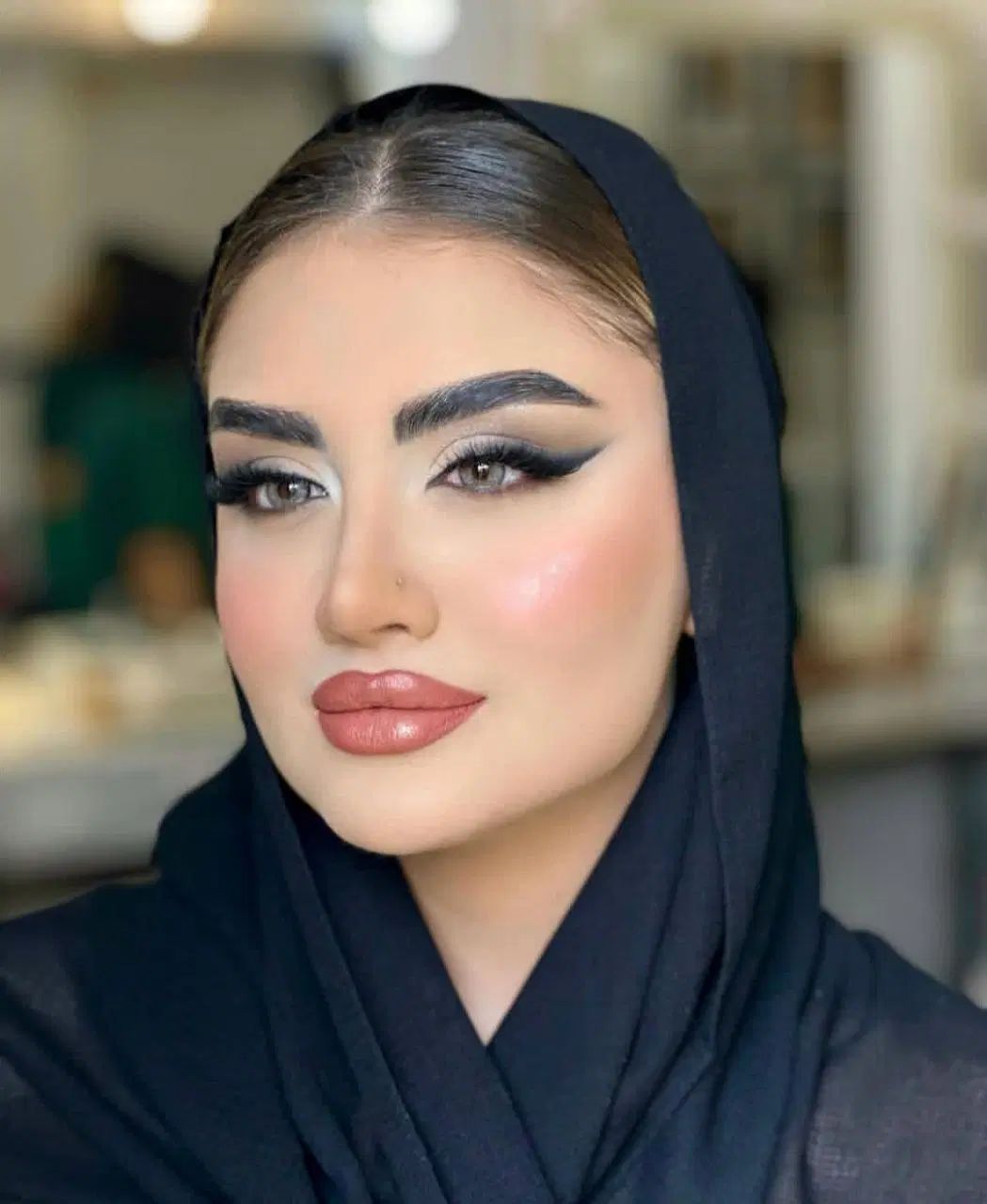 میکاپ شنیون کیفیت عالی ماندگاری تضمینی|خدمات آرایشگری و زیبایی|دورود, |دیوار