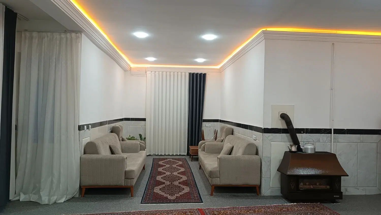 سوییت تازه ساخت با کلیه امکانات مبله تروتمیز|اجارهٔ کوتاهمدت آپارتمان و سوئیت|مریوان, |دیوار