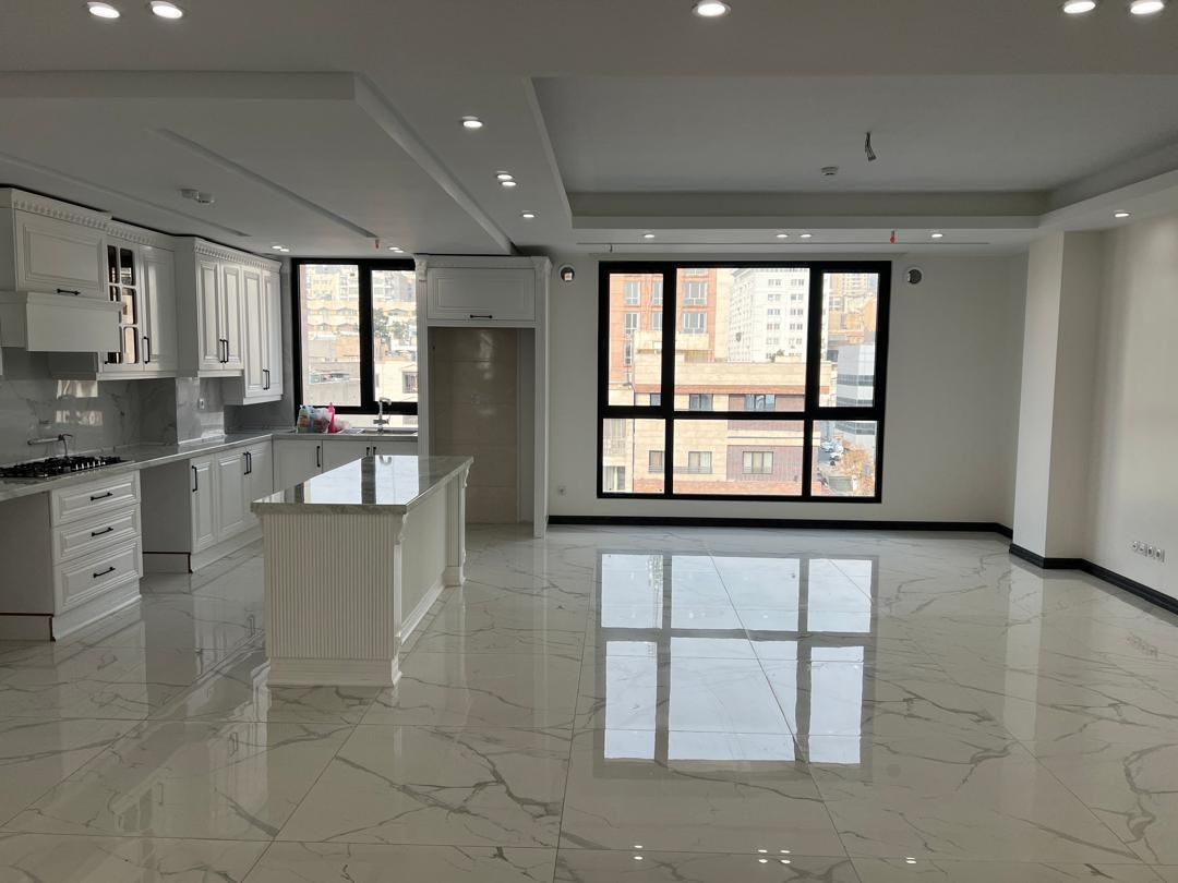 ۱۱۰متر صرافهاشمال  درحدنوساز  غرق‌نور امکانات‌کامل