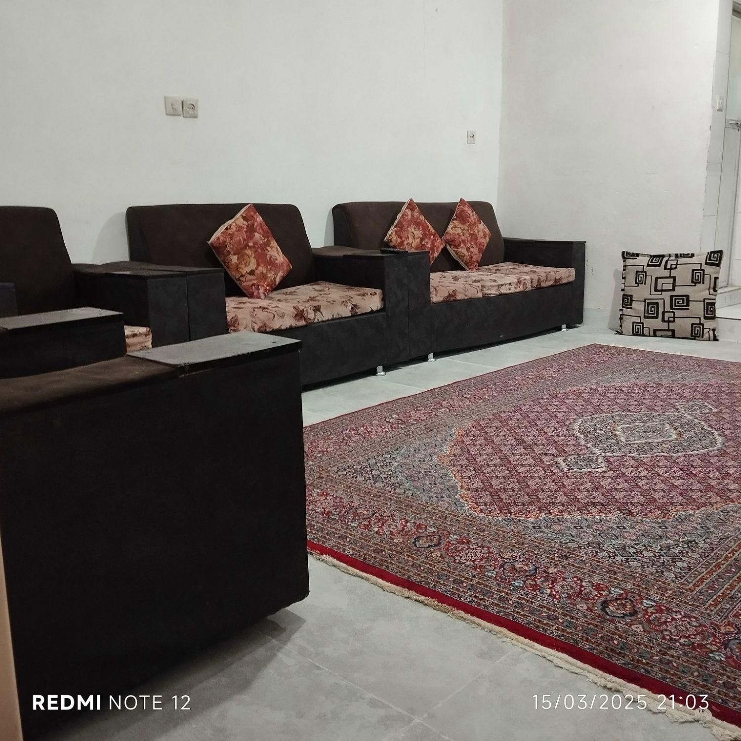سویت مرکز شهر پارکینگ دار|اجارهٔ کوتاه‌مدت آپارتمان و سوئیت|سنندج, |دیوار