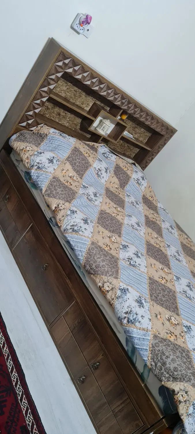 سرویس خواب(تخت خواب،دراور با آینه،پاتختی)|تخت و سرویس خواب|مشهد, کوه سنگی|دیوار