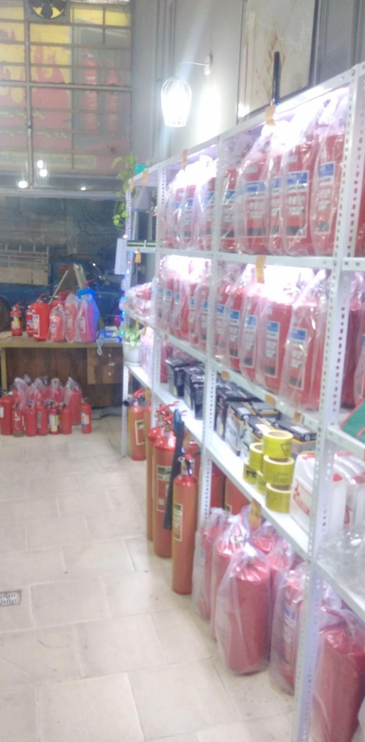 فروش و شارژ انواع کپسول آتش نشانی|ابزارآلات|رشت, سعدی (تختی)|دیوار