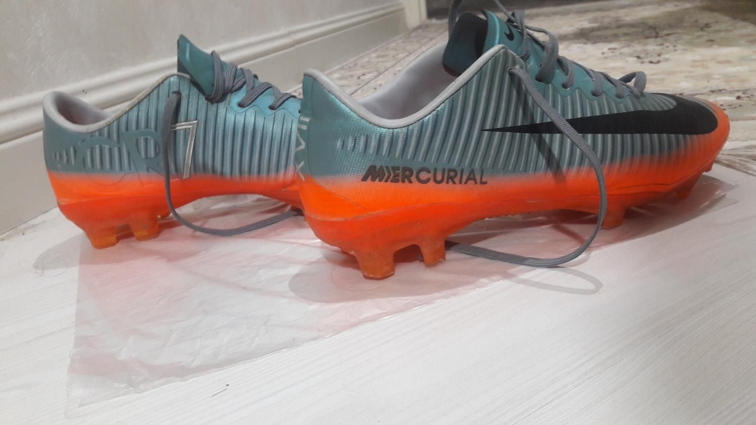 کفش چمن طبیعی cr7 mercurial نایک اصل سایز ۳۸|ورزش‌های توپی|تهران, دریاچه شهدای خلیج فارس|دیوار