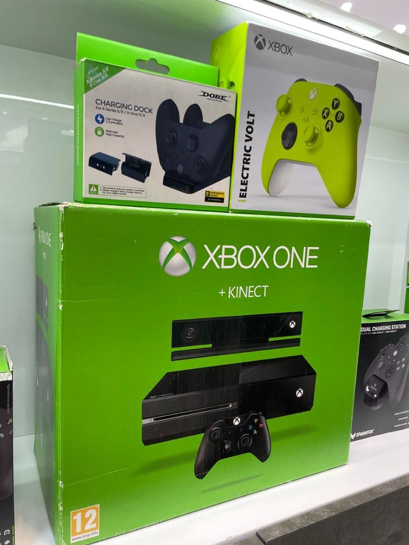 Xbox one/با بازی/۲دسته/از دم قسط|کنسول، بازی ویدئویی و آنلاین|اصفهان, احمدآباد|دیوار