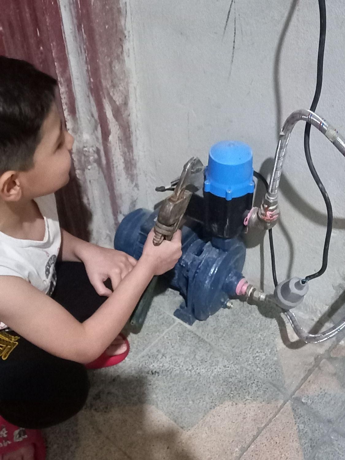 لوله‌بازکنی‌لوله‌کشی‌‌آبگرمکن‌بخاری‌‌‌پمپ‌اتوماتیک|خدمات پیشه و مهارت|کنگاور, |دیوار