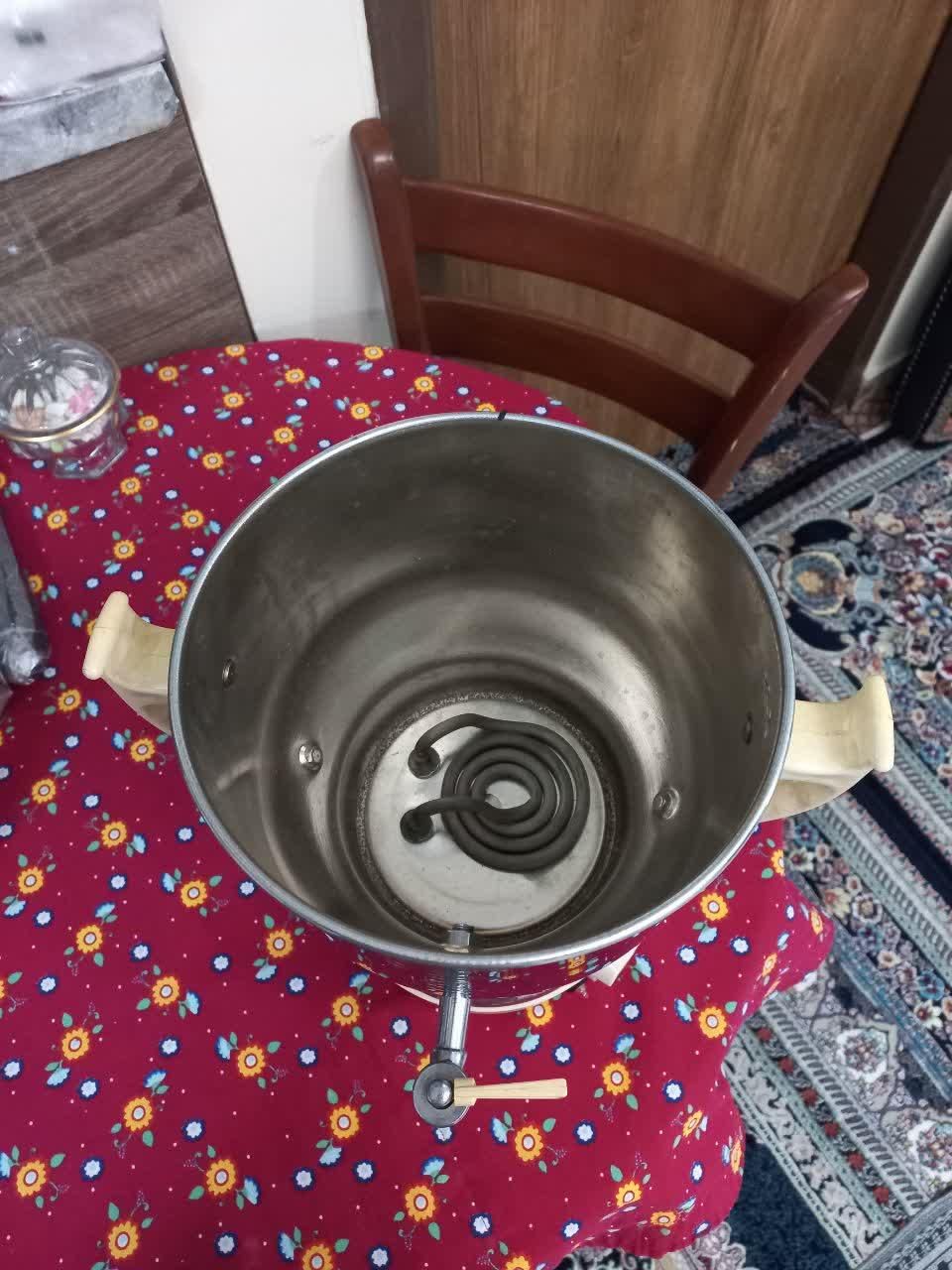 سماور برقی نو ۴ نیم لیتری|ظروف سرو و پذیرایی|کرج, کمال‌شهر|دیوار
