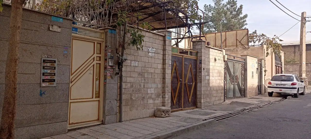 خانه کلنگی 140 متری با دو درب سکونت|فروش زمین و ملک کلنگی|تهران, شهرک رضویه|دیوار