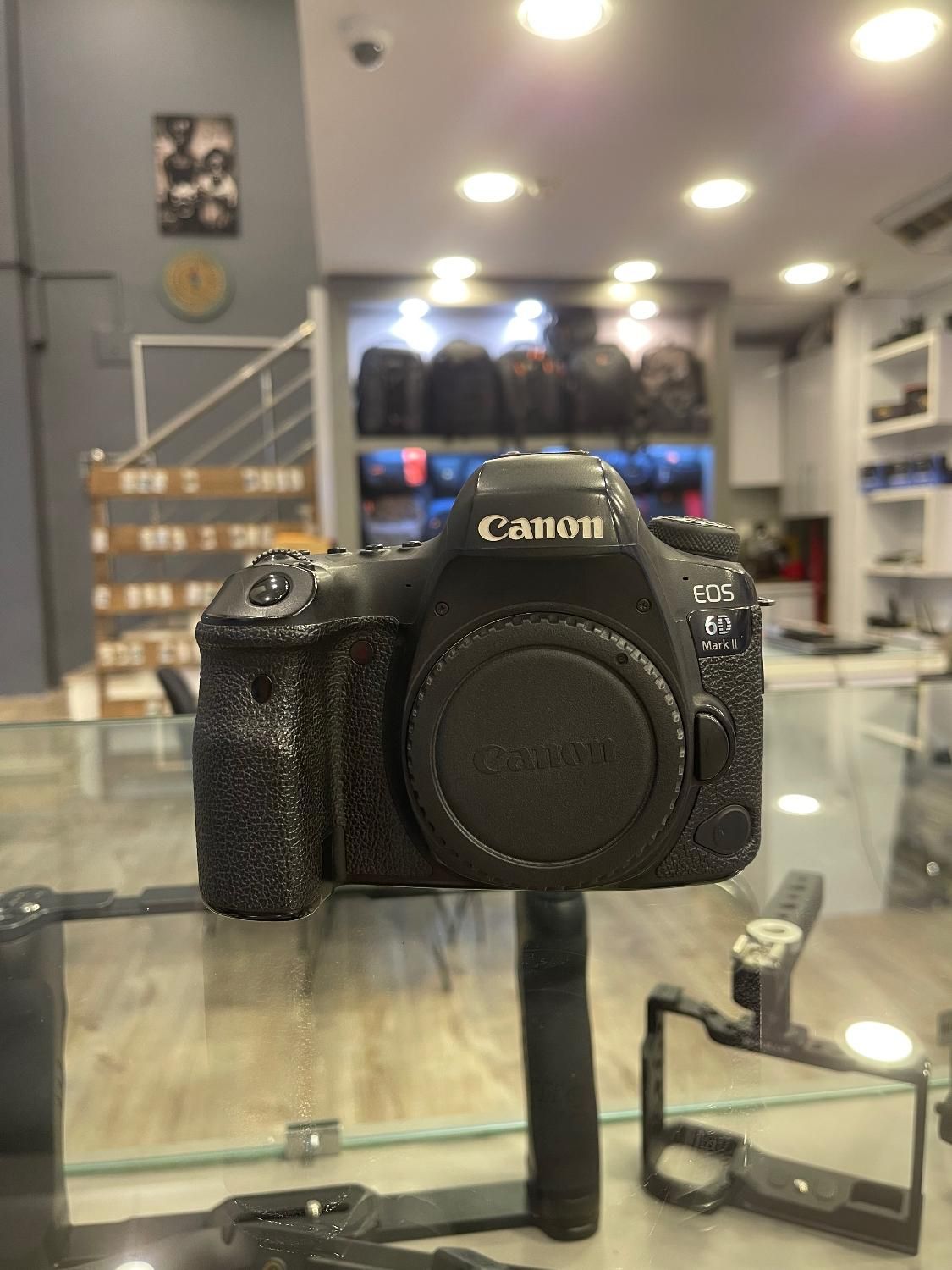 دوربین  canon ۶d mark ii|دوربین عکاسی و فیلم‌برداری|تهران, فردوسی|دیوار