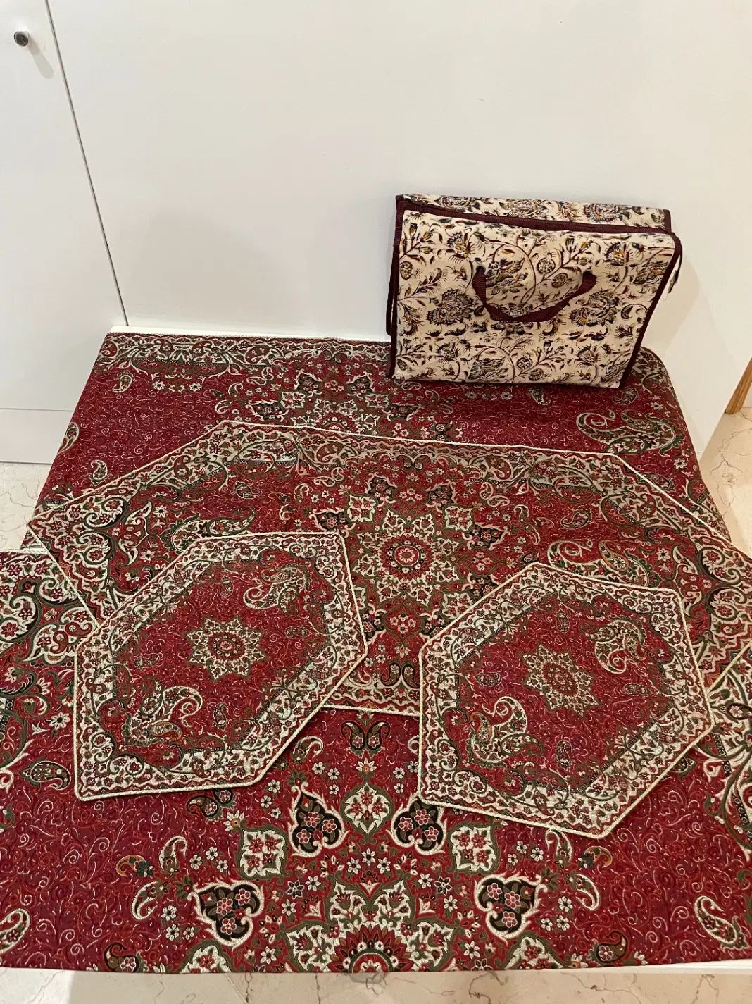 ترمه نفیس یزد سفارشی ۵ تکه حتما بخوانید  ( ارسال)|پرده، رانر، رومیزی|تهران, جنت‌آباد جنوبی|دیوار