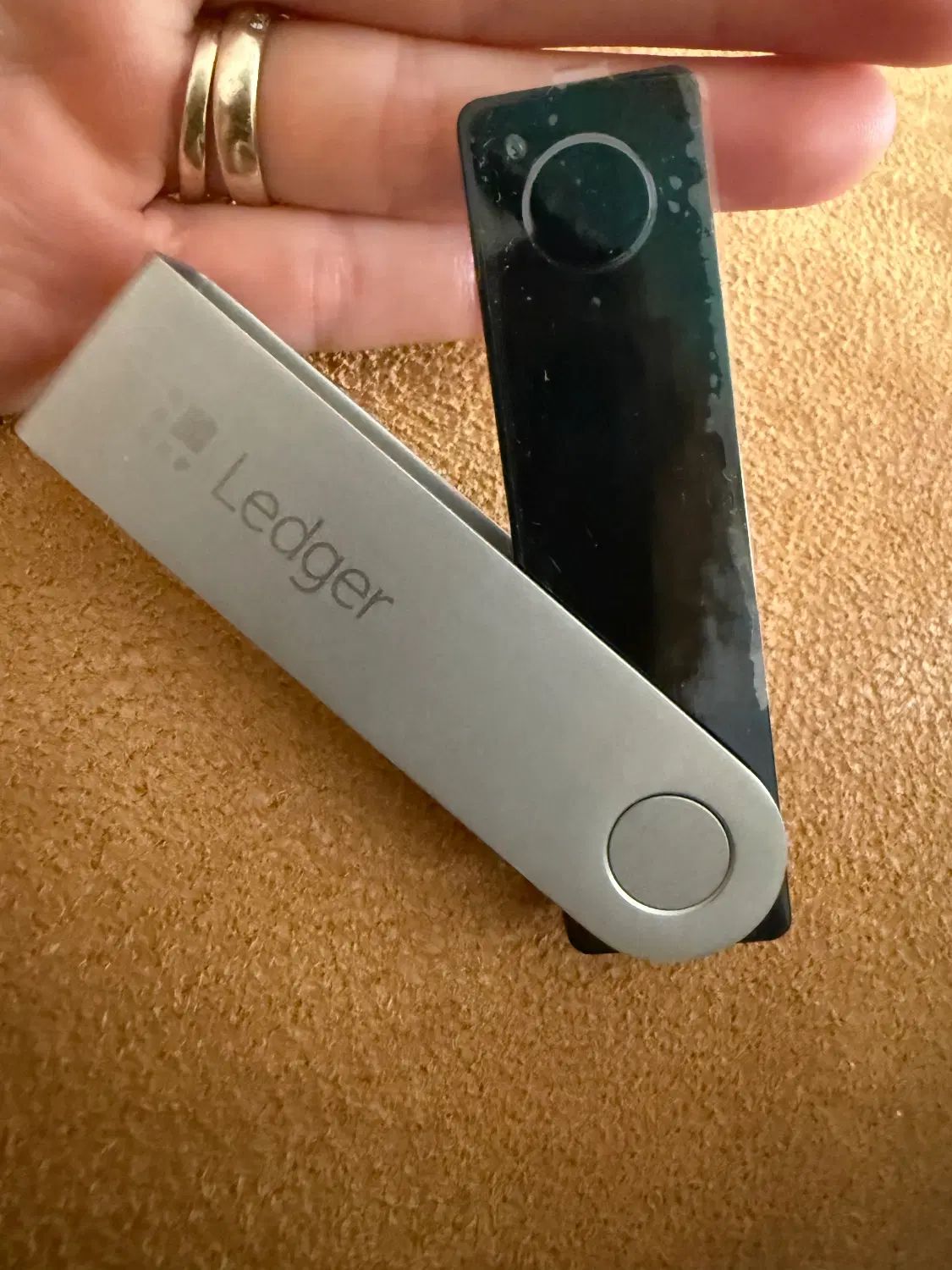کیف پول سخت افزاری برند Ledger Nano X|قطعات و لوازم جانبی رایانه|تهران, مینی‌سیتی (شهرک نفت)|دیوار