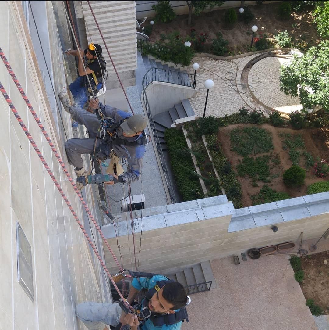 کار در ارتفاع تخصصی شستشو نما پیچ رولپلاک نما|خدمات پیشه و مهارت|بندرعباس, |دیوار