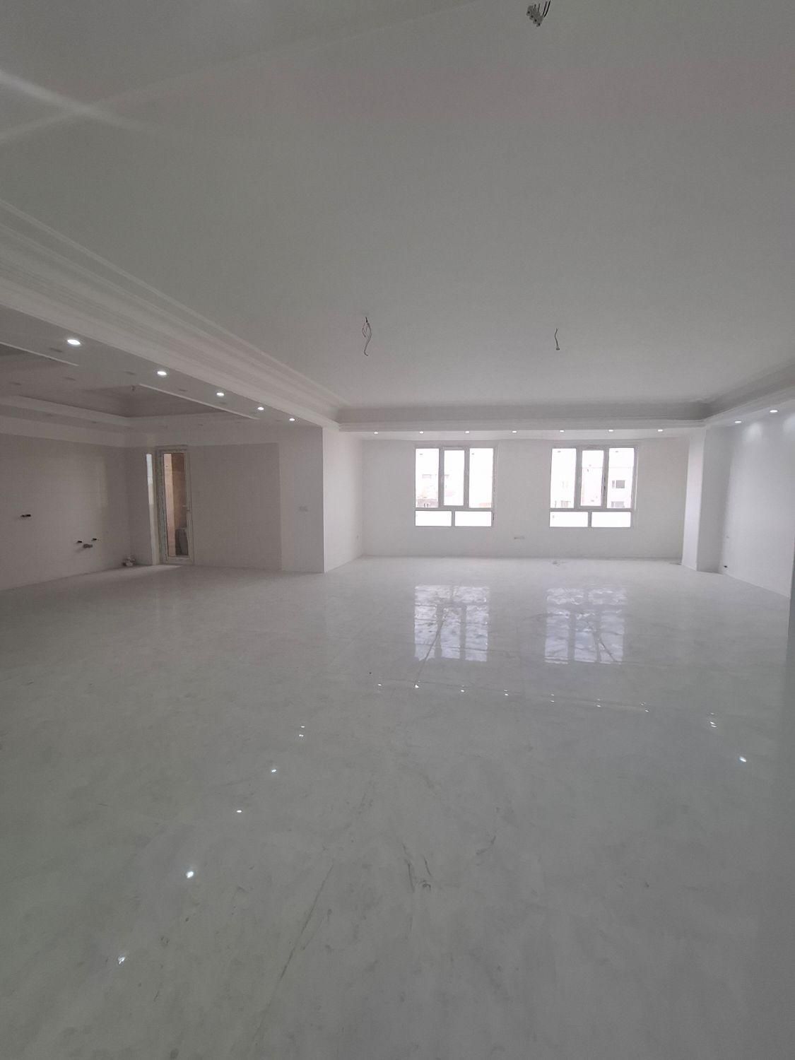 آپارتمان۲۰۰ متری جنوبی تک واحدی طبقه ۴|فروش آپارتمان|قم, انسجام|دیوار