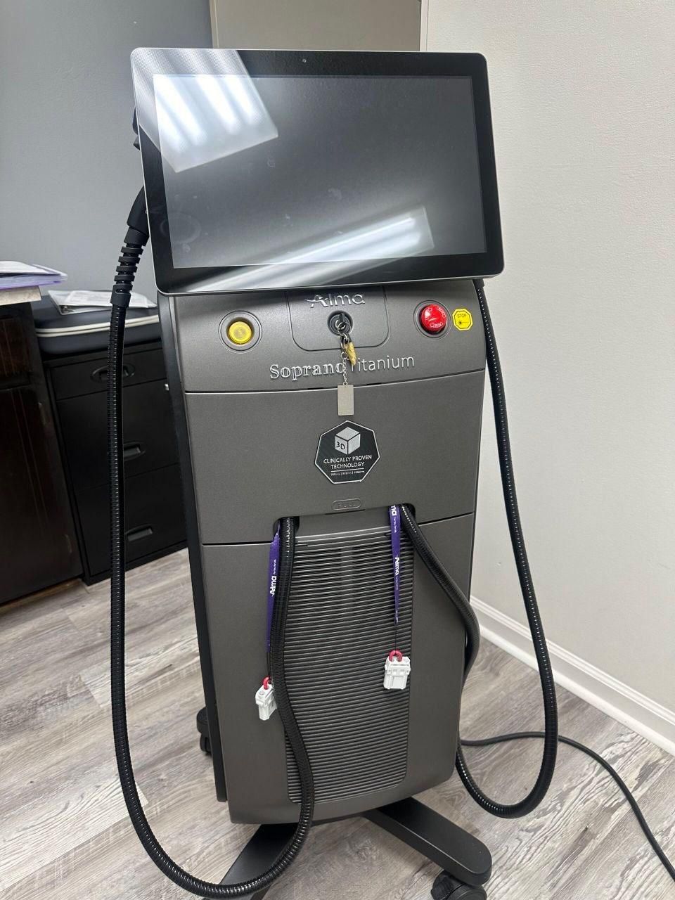 دستگاه لیزر موهای زائد تیتانیوم Titanium Ice 2025|آرایشی، بهداشتی، درمانی|تبریز, |دیوار