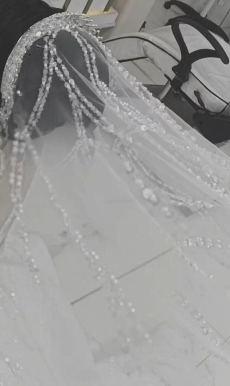 اجاره و یا فروش لباس عروس عربی دنباله دار|لباس|تویسرکان, |دیوار