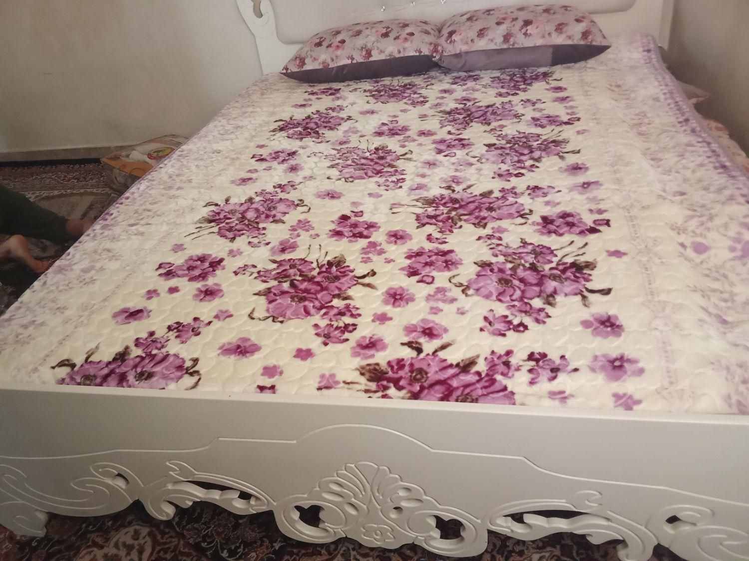 تختخواب دو نفره در ابعاد ۲ در ۱۶۰ مدل تاج|تخت و سرویس خواب|رباط‌کریم, مسکن مهر آبشناسان|دیوار