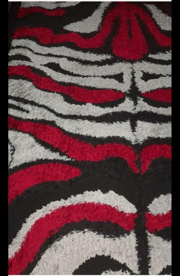 فرش اصل ترک پرزدار|فرش|شاهین‌شهر, شهرک هشت بهشت|دیوار