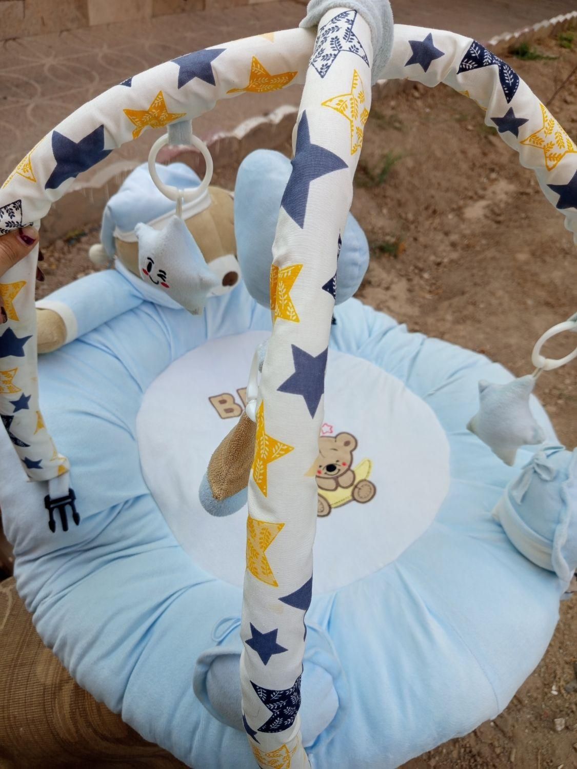 تشک بازی به همراه آویز تخت کودک|اسباببازی بچه|وحیدیه, |دیوار