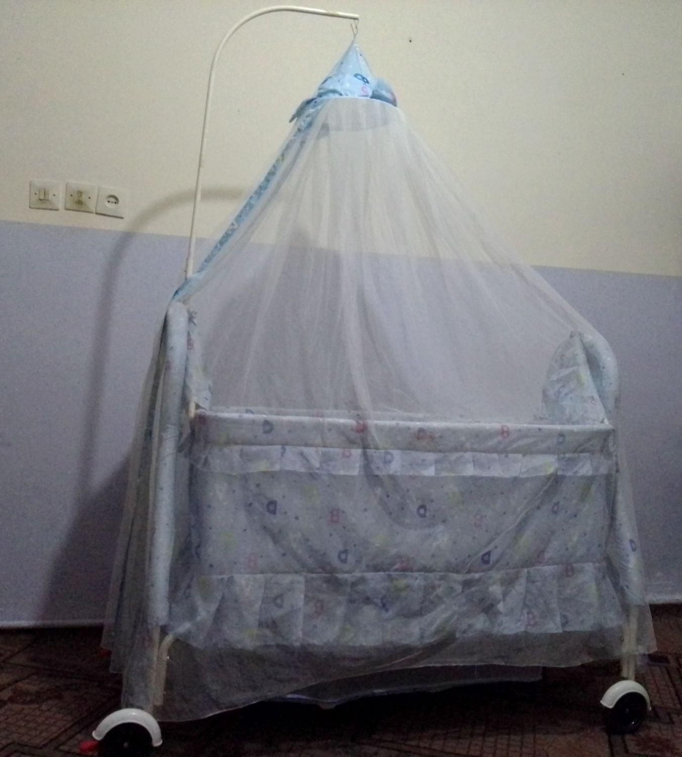 گهواره نوزاد|تخت و صندلی بچه|قوچان, |دیوار