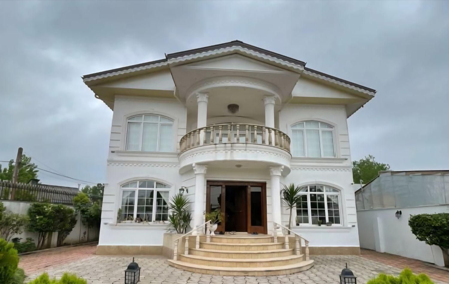 نیروی جدید برای شغل مشاور املاک|استخدام سرایداری و نظافت|رشت, گلسار|دیوار