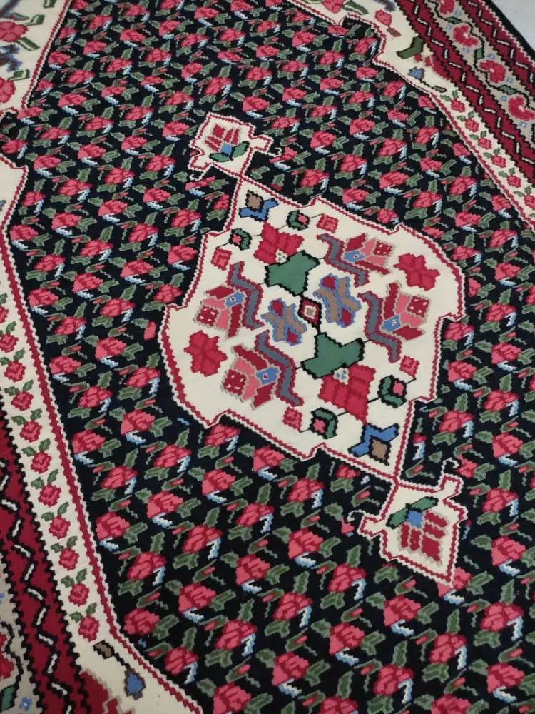 گلیم زیبا دست باف|گلیم، جاجیم، گبه|کرج, باغستان|دیوار