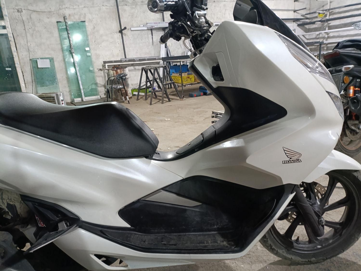 pcx150.  99|موتورسیکلت|تهران, آبشار|دیوار