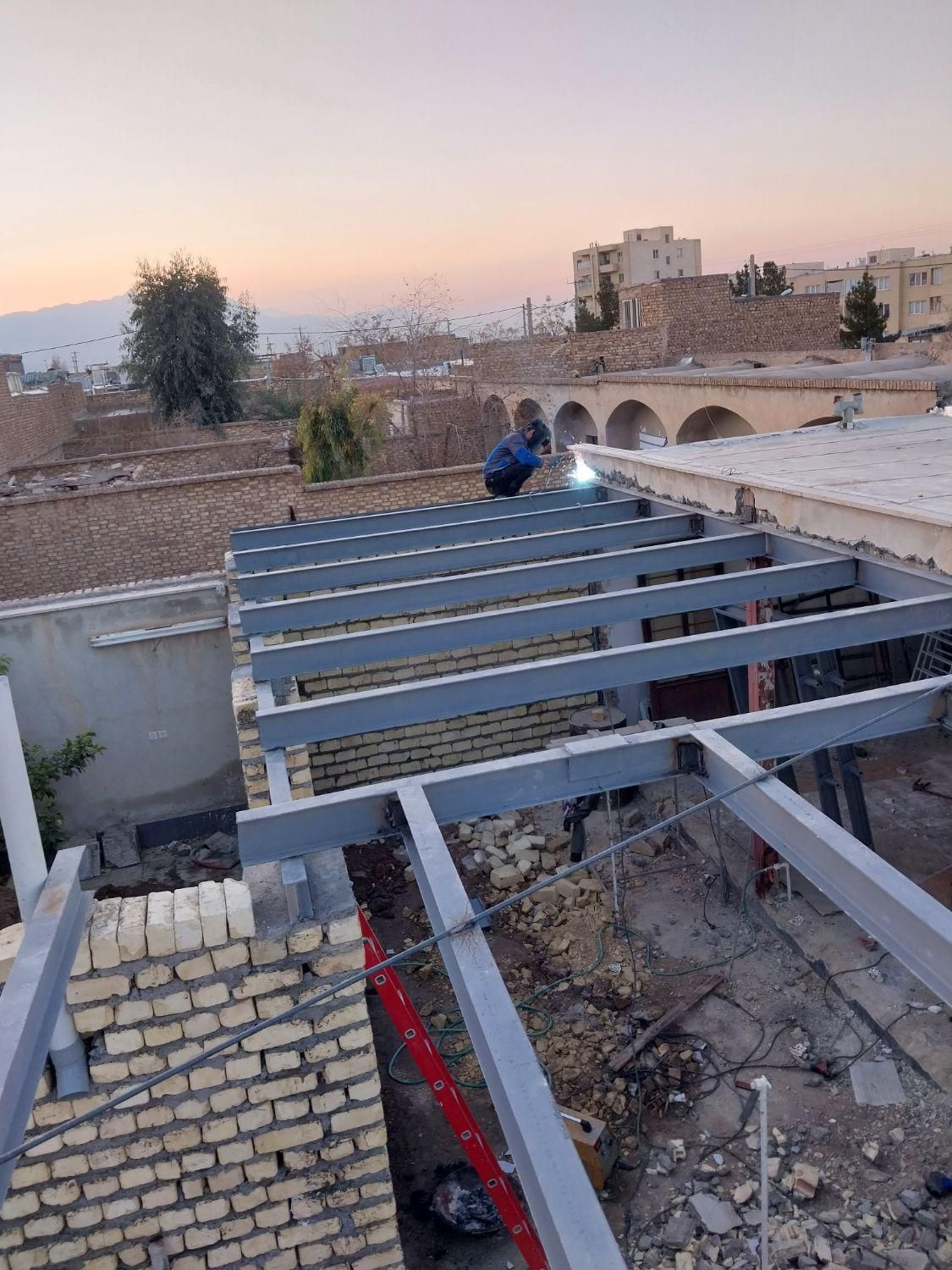 جوشکاری و درب و پنجره سازی|خدمات پیشه و مهارت|کاشان, شهرک ۲۲ بهمن|دیوار