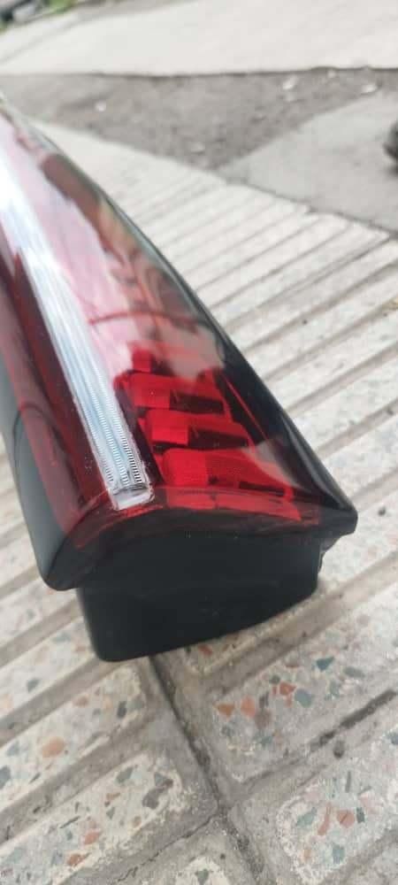 چراغ خطر عقب روی درب صندوق فونیکس FX|قطعات یدکی و لوازم جانبی|تهران, هروی|دیوار