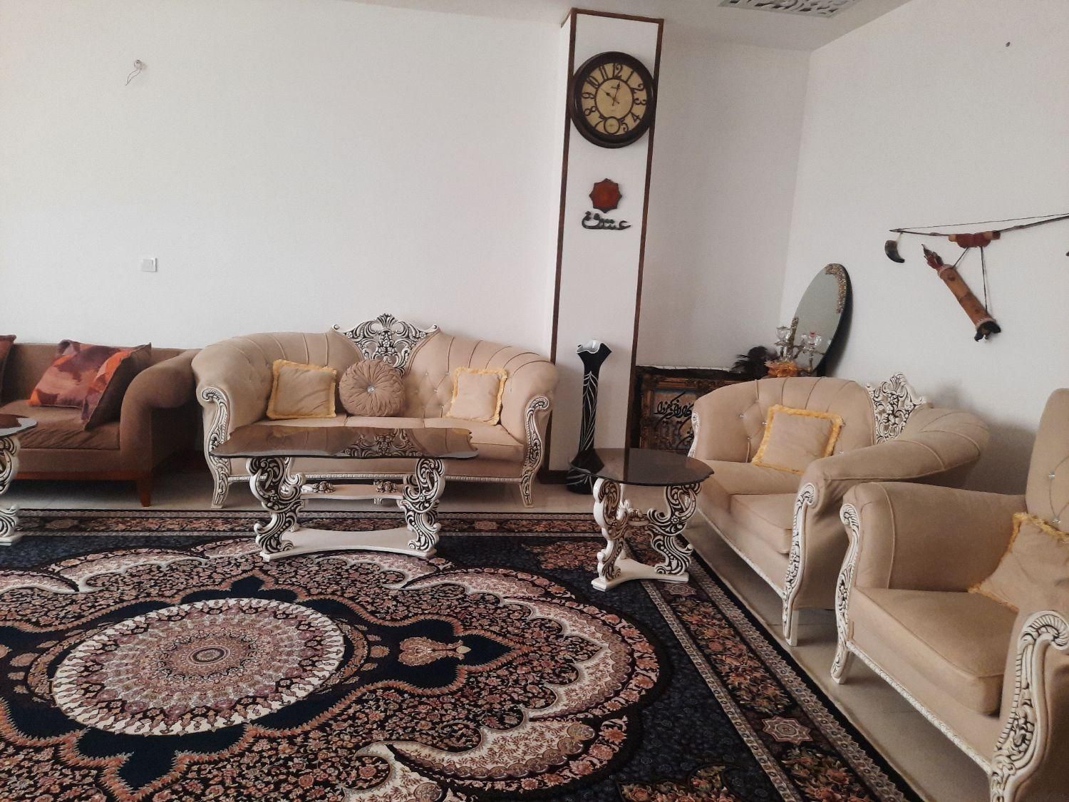 یه دسته مبل.ومبل سه نفر استراحت.بوفه. زیرتلوزیون|مبلمان خانگی و میز عسلی|کرج, شهرک گلها|دیوار