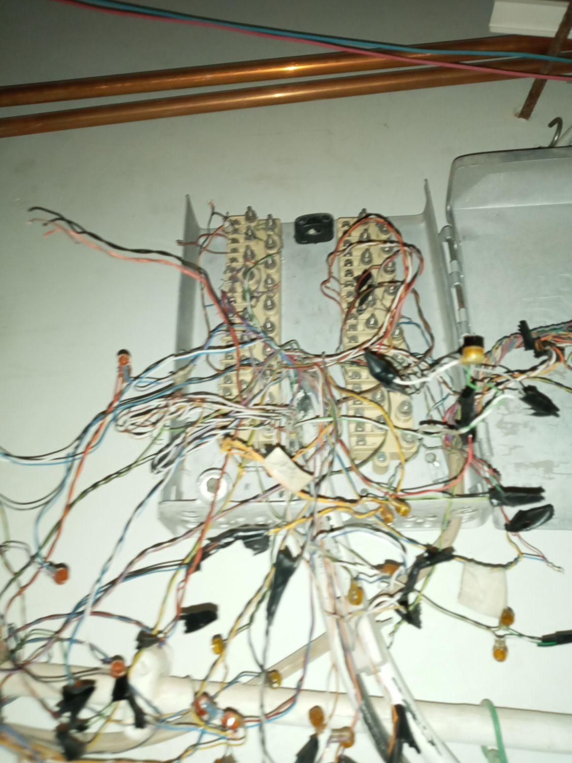 گروه تخصصی نصب خطوط تلفن دوربین آیفون دزدگیر|خدمات پیشه و مهارت|کرمانشاه, |دیوار