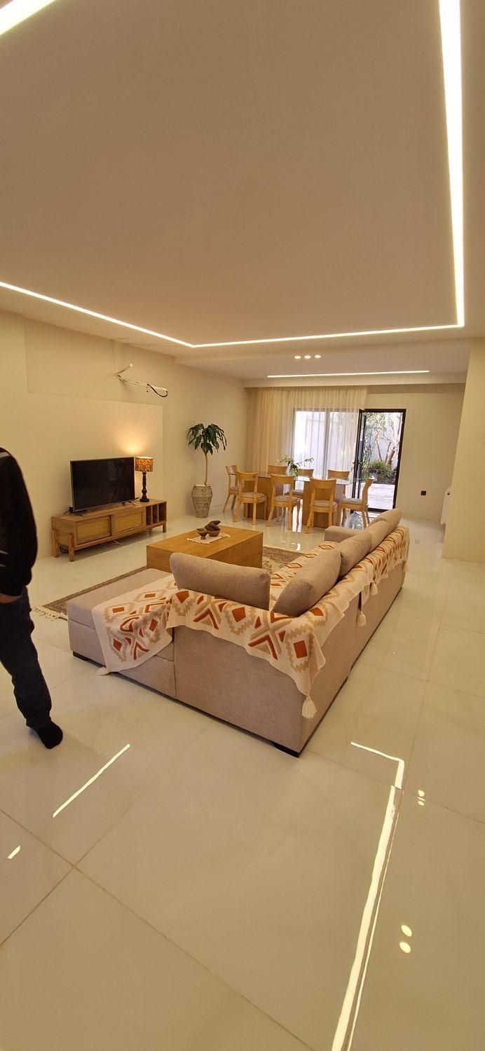 ویلا دو خواب نوساز لوکس لب تالاب انزلی|اجارهٔ کوتاهمدت ویلا و باغ|بندر انزلی, قلم گوده|دیوار