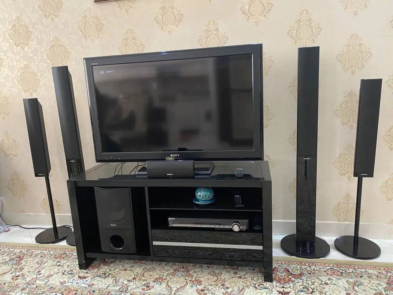 تلوزیون LCD۴۲اینچ سونی به همراه میز و باند|تلویزیون و پروژکتور|مشهد, هفت تیر (حافظ)|دیوار