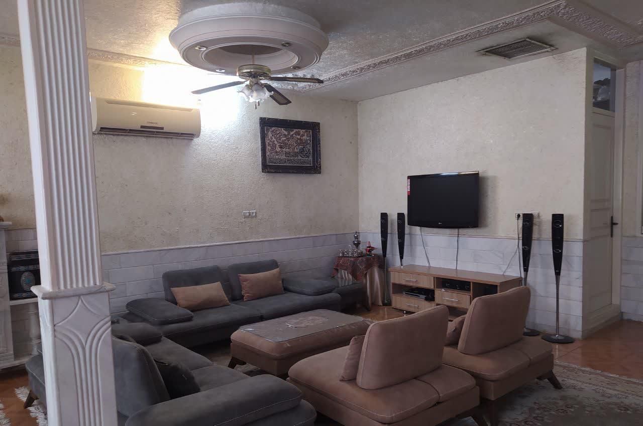 ویلایی/جنوبی/دو طبقه/ بلوار آزادگان|فروش خانه و ویلا|قم, آزادگان|دیوار