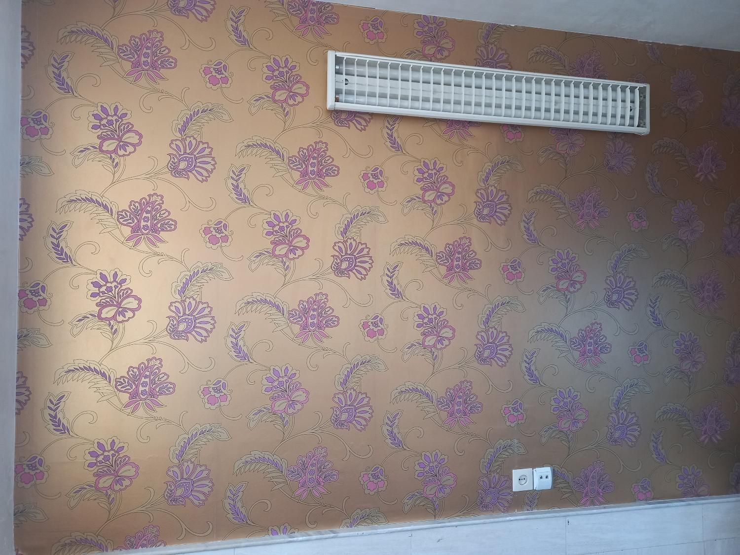 فروش و نصب کاغذی دیواری/ پی وی سی / تایل سقف/قرنیز|خدمات پیشه و مهارت|کاشان, فاز ۲ ناجی آباد|دیوار