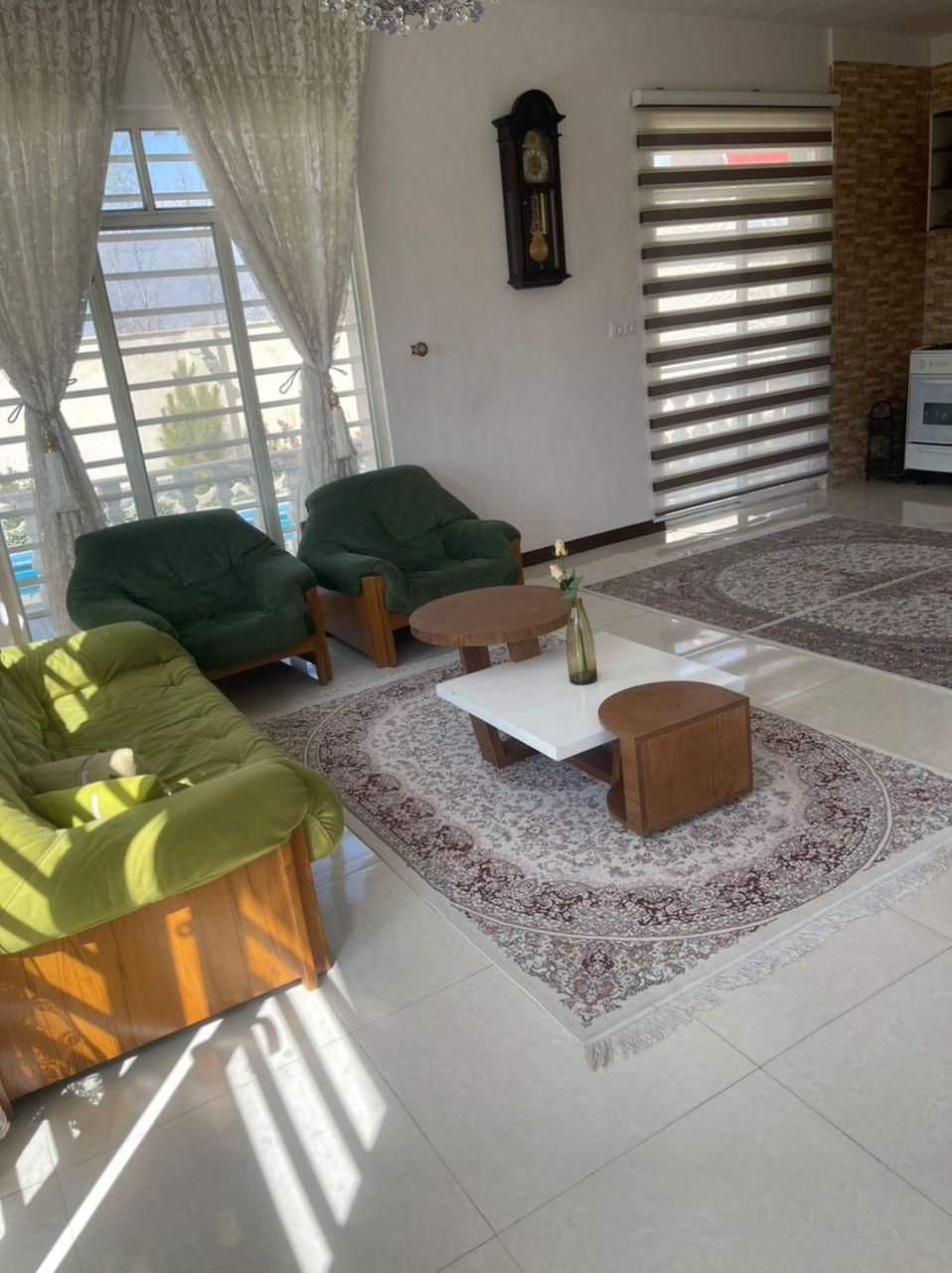 باغ ویلا تهراندشت|اجارهٔ کوتاه‌مدت ویلا و باغ|هشتگرد, هشتگرد قدیم|دیوار