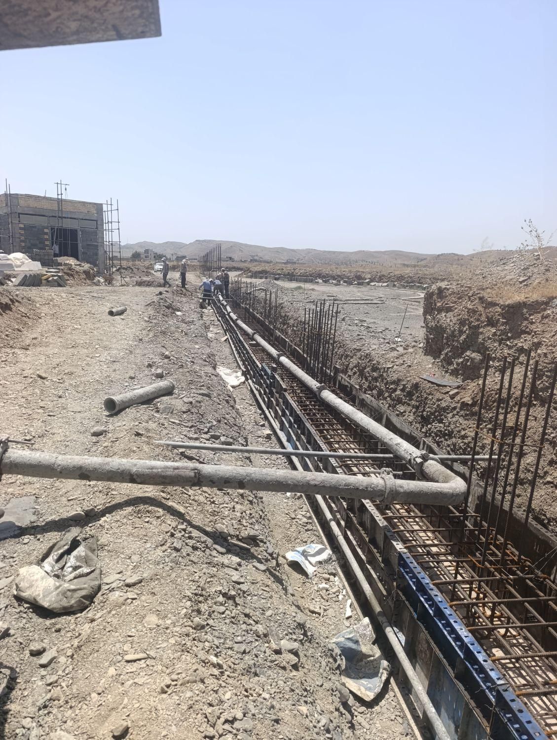 فروش پمپ بتن زمینی شویینگ در شرایط عالی|ماشین‌آلات صنعتی|مشهد, احمدآباد|دیوار