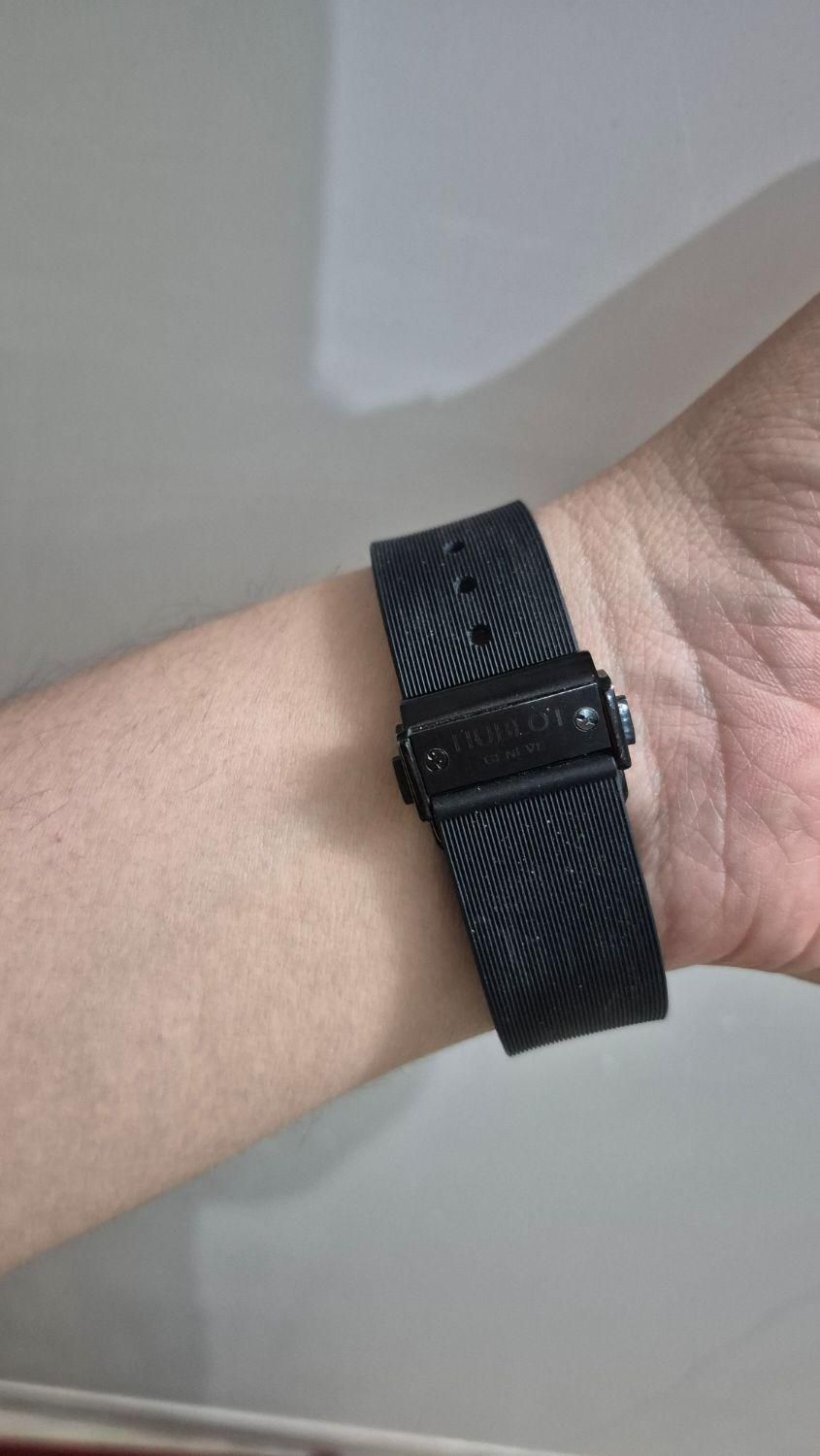 ساعت هابلوت مشکی با بند رابر|ساعت|خمینی‌شهر, |دیوار