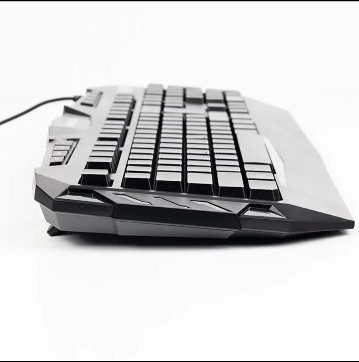 کیبورد RGB|کنسول، بازی ویدئویی و آنلاین|ارومیه, |دیوار
