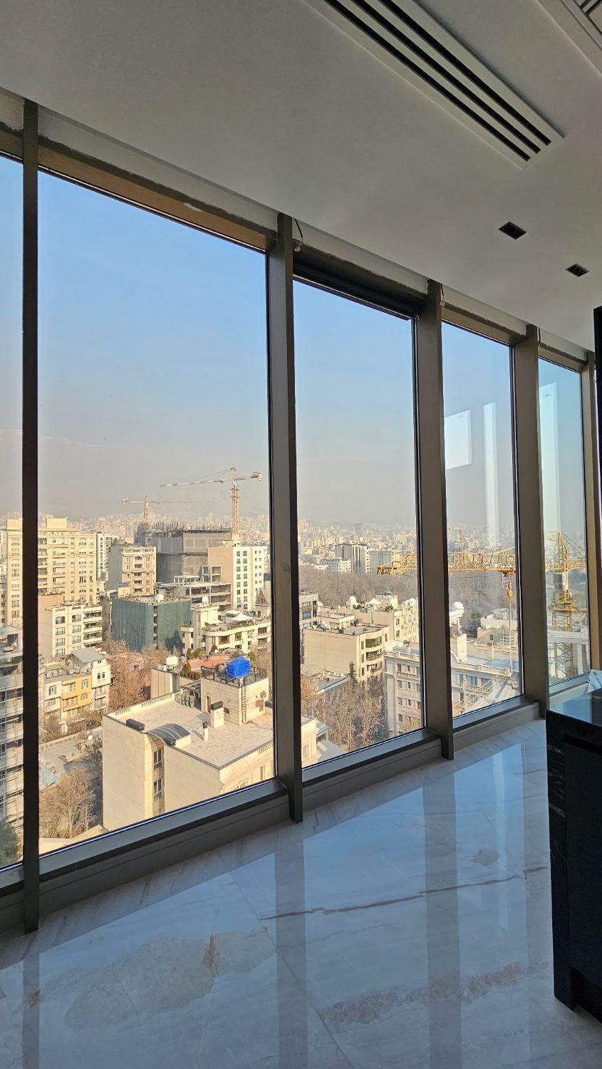 مدرن نیویورکی تمام شیشه‌ای / ۴۱۰ متر الهیه