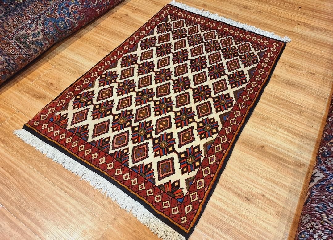ذرع و نیم دستباف نقشه افشان بختیاری|فرش|تهران, اکباتان|دیوار